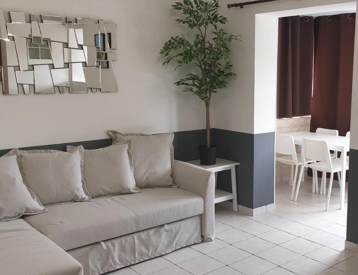 Les Vagues Bleues Apartment Ла Сиота Екстериор снимка