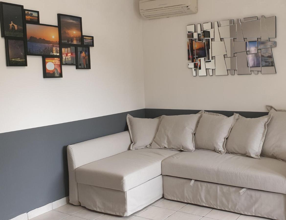 Les Vagues Bleues Apartment Ла Сиота Екстериор снимка