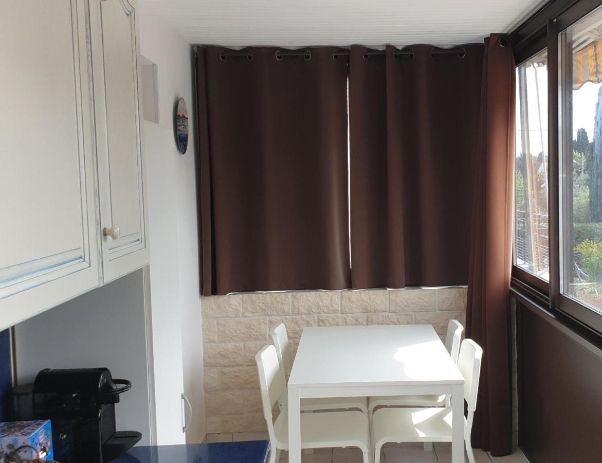Les Vagues Bleues Apartment Ла Сиота Екстериор снимка